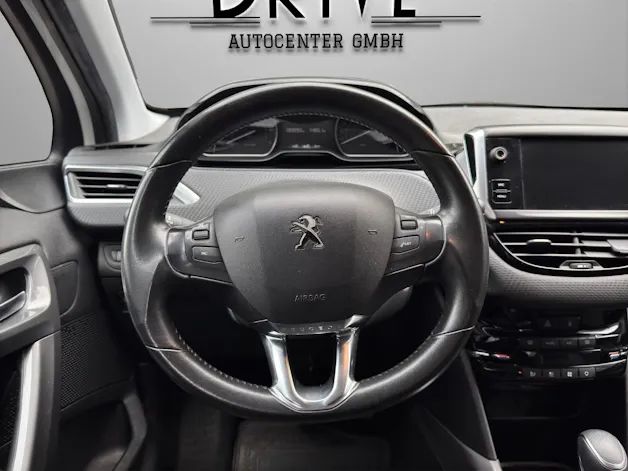 PEUGEOT 2008 1.2 PureTech Style EAT6 *Apple CarPlay*Sitzheizung uvm*