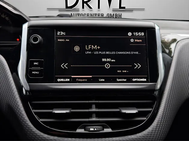 PEUGEOT 2008 1.2 PureTech Style EAT6 *Apple CarPlay*Sitzheizung uvm*