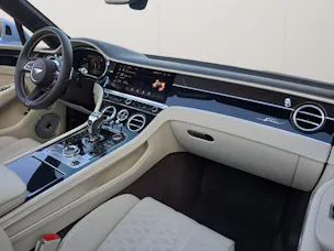 BENTLEY Continental GTC 4.0 V8 PHEV Speed inkl. Carbon Ceramic Bremsen usw.