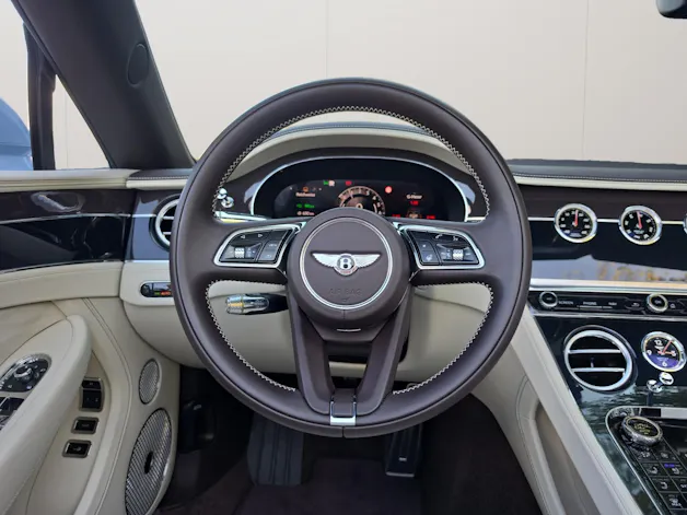 BENTLEY Continental GTC 4.0 V8 PHEV Speed inkl. Carbon Ceramic Bremsen usw.