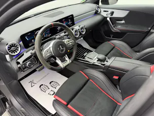 MERCEDES-BENZ A 35 AMG 4Matic Mountain Grey Magno Speedshift / 360° Kamera / Panoramadach / Burmester Sound / Keyless Go / AMG Sportsitze /