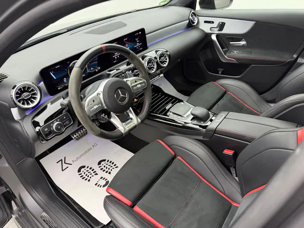 MERCEDES-BENZ A 35 AMG 4Matic Mountain Grey Magno Speedshift / 360° Kamera / Panoramadach / Burmester Sound / Keyless Go / AMG Sportsitze /