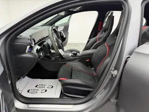 MERCEDES-BENZ A 35 AMG 4Matic Mountain Grey Magno Speedshift / 360° Kamera / Panoramadach / Burmester Sound / Keyless Go / AMG Sportsitze /