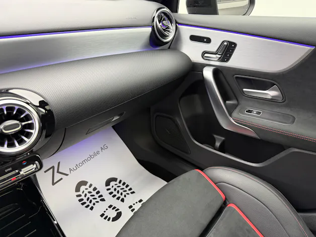 MERCEDES-BENZ A 35 AMG 4Matic Mountain Grey Magno Speedshift / 360° Kamera / Panoramadach / Burmester Sound / Keyless Go / AMG Sportsitze /