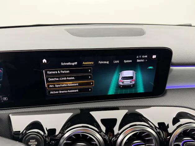 MERCEDES-BENZ A 35 AMG 4Matic Mountain Grey Magno Speedshift / 360° Kamera / Panoramadach / Burmester Sound / Keyless Go / AMG Sportsitze /