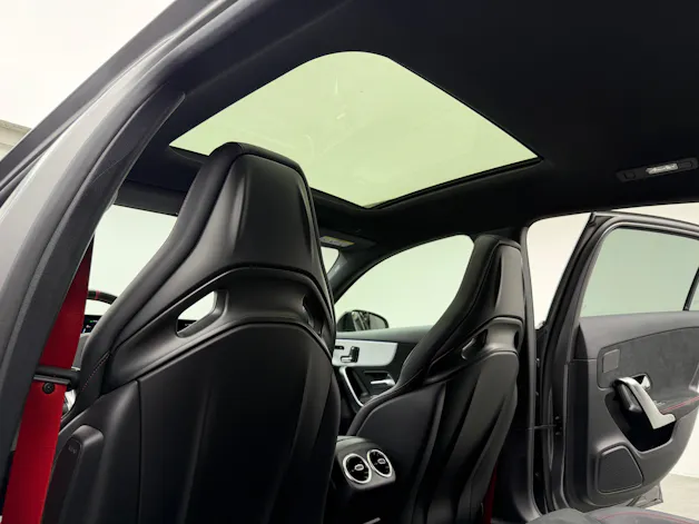 MERCEDES-BENZ A 35 AMG 4Matic Mountain Grey Magno Speedshift / 360° Kamera / Panoramadach / Burmester Sound / Keyless Go / AMG Sportsitze /