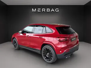 MERCEDES-BENZ GLA 200 Night Star 7G-D