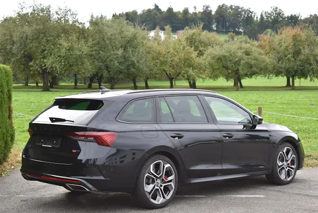 SKODA Octavia Combi 2.0 TSI DSG RS
