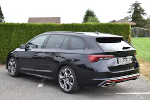 SKODA Octavia Combi 2.0 TSI DSG RS