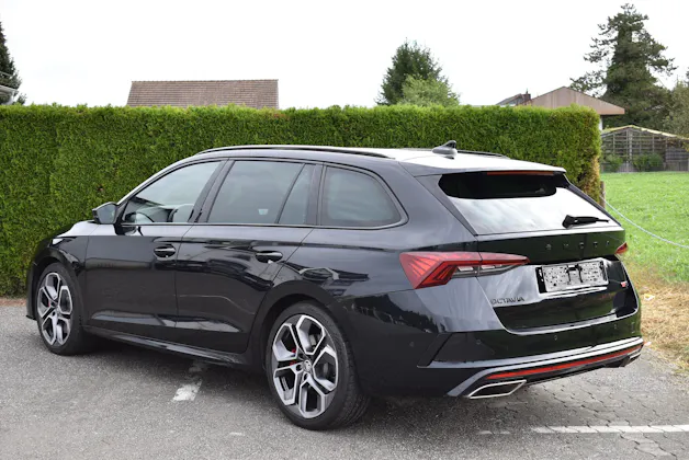 SKODA Octavia Combi 2.0 TSI DSG RS