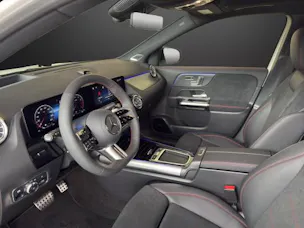 MERCEDES-BENZ GLA 200 Night Star 7G-D