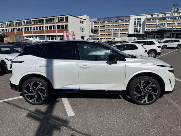 NISSAN Qashqai 1.3 DIG-T MHEV Tekna+ 4x4 Xtronic-Automat