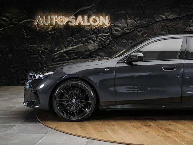 BMW 520i M Sport Steptronic *Werksgarantie*21" Felgen*ICONIC GLOW*