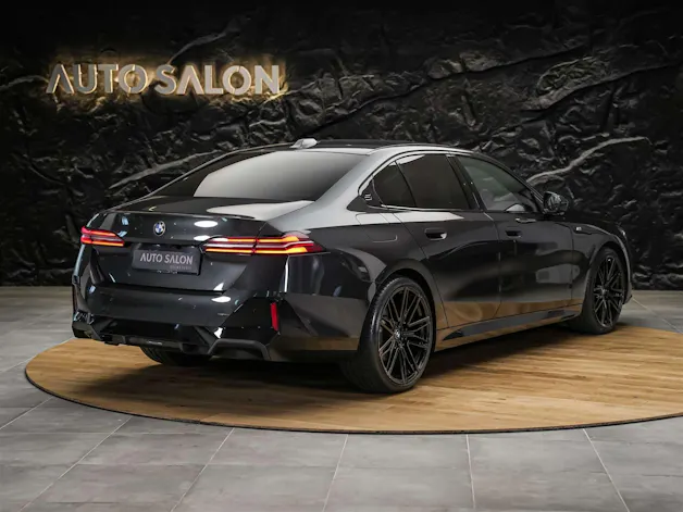BMW 520i M Sport Steptronic *Werksgarantie*21" Felgen*ICONIC GLOW*