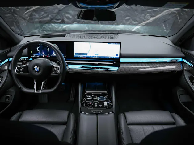 BMW 520i M Sport Steptronic *Werksgarantie*21" Felgen*ICONIC GLOW*
