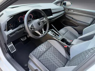 VW Golf 2.0 TDI R-Line DSG 4Motion * 150 PS * R Sport Line * Black Style Paket * Perlmutteffekt-Lackierung *