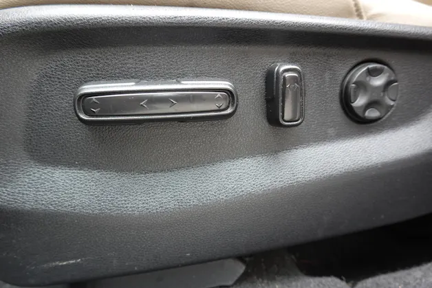 HONDA CR-V 2.0i MMD Hybrid Executive 4WD "* CH Auto * Tempomat * Camera recul * Sièges Electriques/mémoire * Toit Ouvrant * GPS *"