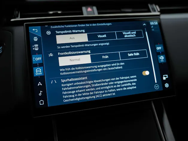 Land Rover Range Rover Velar Dynamic SE D 300 I6 MHEV Automatic *Facelift*Panorama*Werksgarantie*