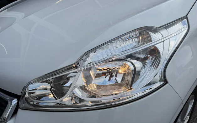 PEUGEOT 208 1.2 VTI Style