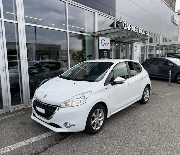 PEUGEOT 208 1.2 VTI Style