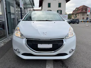 PEUGEOT 208 1.2 VTI Style