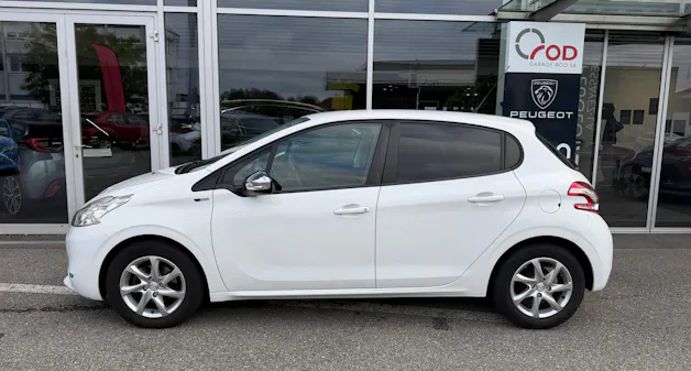 PEUGEOT 208 1.2 VTI Style