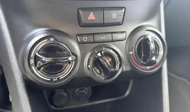 PEUGEOT 208 1.2 VTI Style