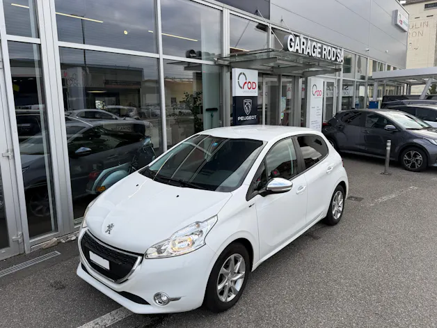 PEUGEOT 208 1.2 VTI Style
