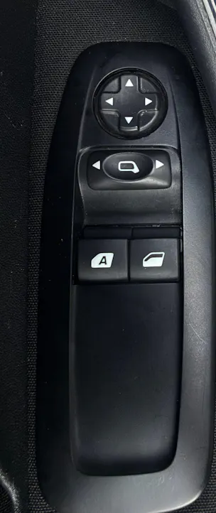 PEUGEOT 208 1.2 VTI Style