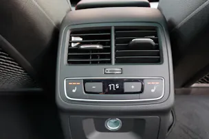 AUDI A4 Avant 40 TDI Sport quattro "* CH Auto * Service Audi * Toit Ouvrant * Head-Up Display * Attelage * Cuir * Son Bang&Olufsen *"