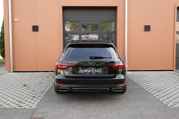 AUDI A4 Avant 40 TDI Sport quattro "* CH Auto * Service Audi * Toit Ouvrant * Head-Up Display * Attelage * Cuir * Son Bang&Olufsen *"