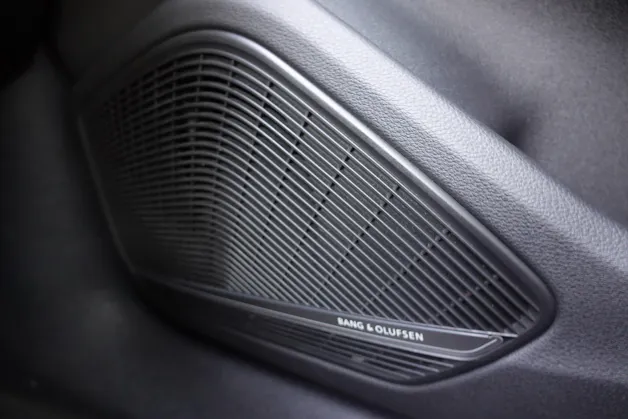 AUDI A4 Avant 40 TDI Sport quattro "* CH Auto * Service Audi * Toit Ouvrant * Head-Up Display * Attelage * Cuir * Son Bang&Olufsen *"