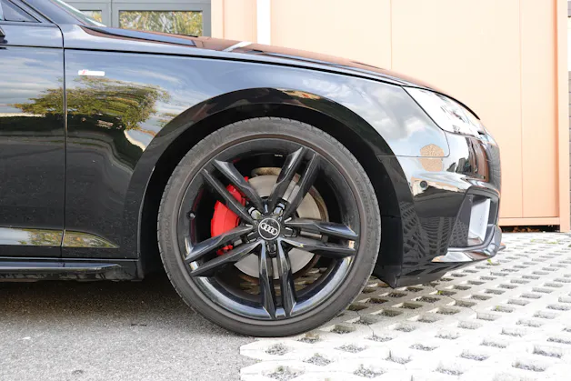 AUDI A4 Avant 40 TDI Sport quattro "* CH Auto * Service Audi * Toit Ouvrant * Head-Up Display * Attelage * Cuir * Son Bang&Olufsen *"