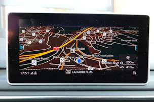 AUDI A4 Avant 40 TDI Sport quattro "* CH Auto * Service Audi * Toit Ouvrant * Head-Up Display * Attelage * Cuir * Son Bang&Olufsen *"