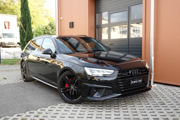 AUDI A4 Avant 40 TDI Sport quattro "* CH Auto * Service Audi * Toit Ouvrant * Head-Up Display * Attelage * Cuir * Son Bang&Olufsen *"