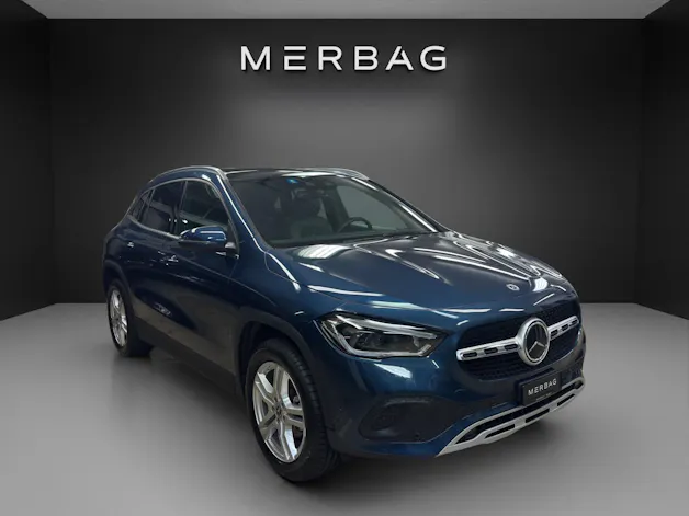 MERCEDES-BENZ GLA 180 Style 7G-DCT