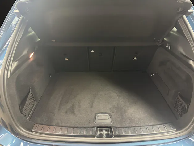 MERCEDES-BENZ GLA 180 Style 7G-DCT