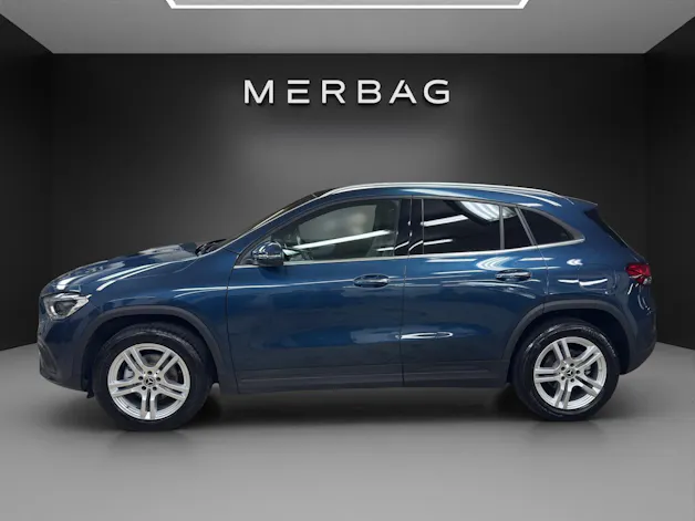 MERCEDES-BENZ GLA 180 Style 7G-DCT