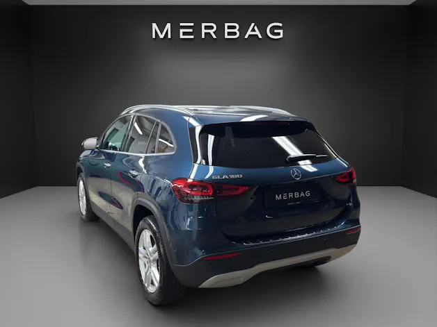 MERCEDES-BENZ GLA 180 Style 7G-DCT
