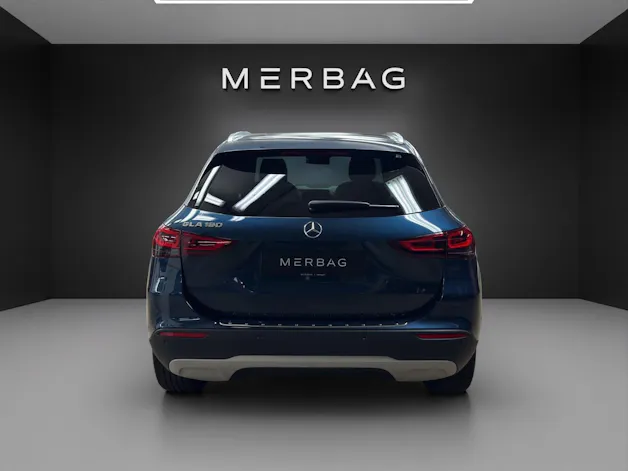 MERCEDES-BENZ GLA 180 Style 7G-DCT