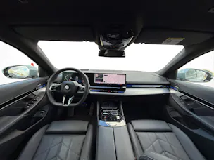 BMW 540d xDrive Touring M Sport PRO * BROOKLYN GRAU * ICONIC GLOW * BELÜFTETE SITZE *