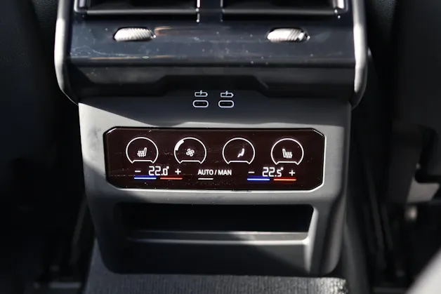 BMW 540d xDrive Touring M Sport PRO * BROOKLYN GRAU * ICONIC GLOW * BELÜFTETE SITZE *