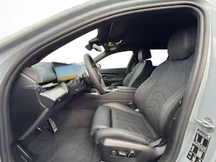 BMW 540d xDrive Touring M Sport PRO * BROOKLYN GRAU * ICONIC GLOW * BELÜFTETE SITZE *