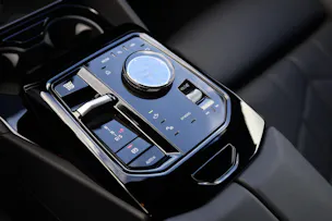 BMW 540d xDrive Touring M Sport PRO * BROOKLYN GRAU * ICONIC GLOW * BELÜFTETE SITZE *