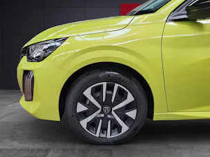 PEUGEOT 208 1.2 MHEV Style