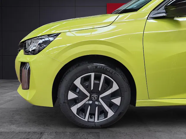 PEUGEOT 208 1.2 MHEV Style