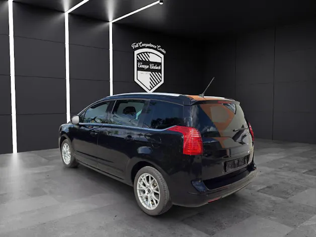 PEUGEOT 5008 1.6 THP 155 Allure