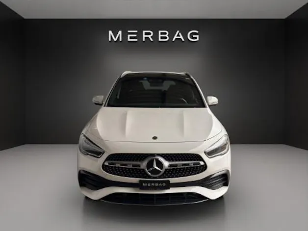 MERCEDES-BENZ GLA 250 AMG Line 4Matic