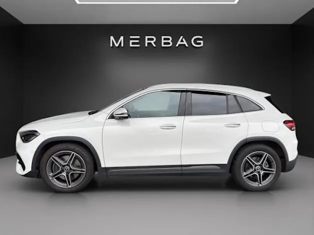 MERCEDES-BENZ GLA 250 AMG Line 4Matic