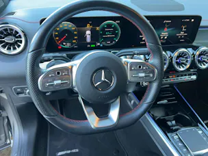 MERCEDES-BENZ EQB 300 AMG Line 4Matic
